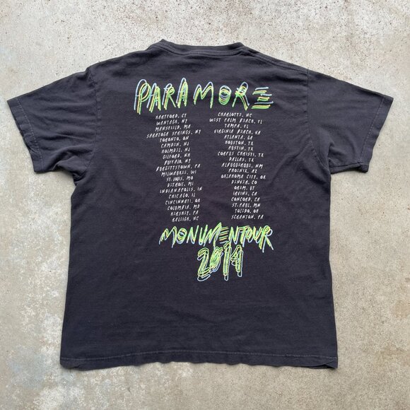 Paramore 2014 Tour T-Shirt Monumentour Men’s Large Tultex Music Tee - Picture 2 of 6